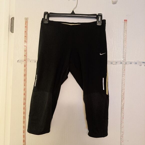 NIKE DRI FIT LADIES SIZE SMALL PERFORMANCE CAPRI - Picture 1 of 9